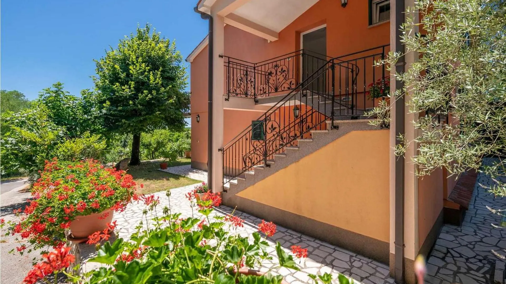 App Radovic Apartment Labin